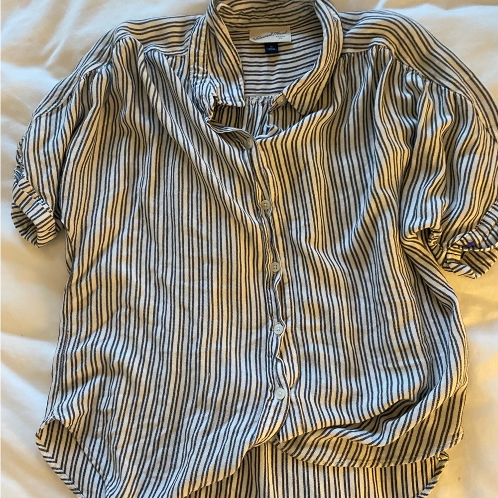 Universal Threads Target Striped Collared Women’s Shirt - medium